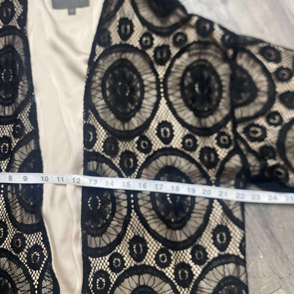 Anthropologie Sunday in Brooklyn Beautiful lace jacket with satin like fabric - Picture 2 of 10